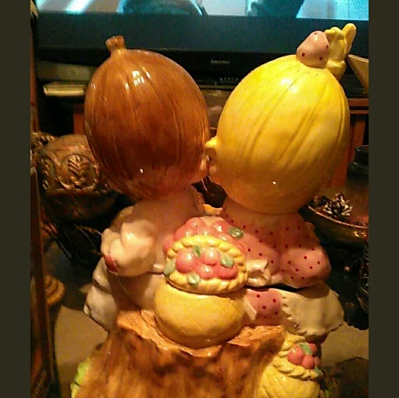 Vintage large precious moments cookie jar - Picture 3 of 4